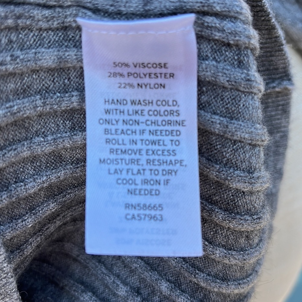 HALOGEN Gray Ribbed Scoop Neck Sweater- Size M - Picture 6 of 8